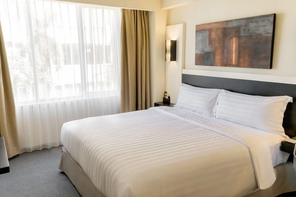 Aston Denpasar Hotel & Convention Екстериор снимка